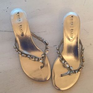 WHITE HOUSE BLACK MARKET SILVER SANDALS